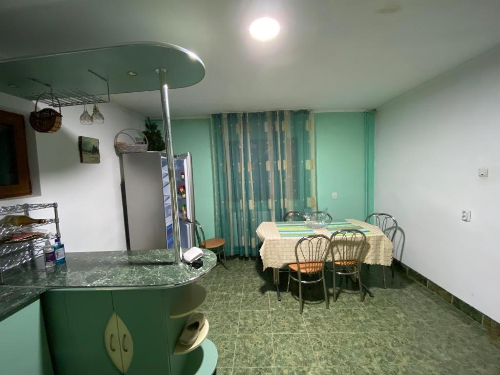 Willa Casa Alesi Dragoslavele Zewnętrze zdjęcie