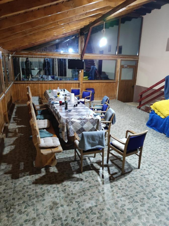 Willa Casa Alesi Dragoslavele Zewnętrze zdjęcie